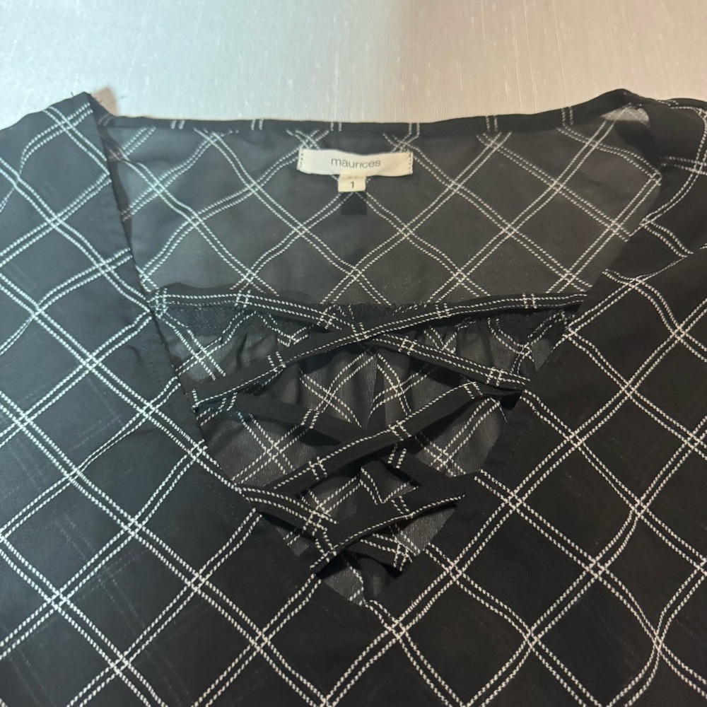 🖤 Maurices Black & White Sheer Blouse (Size 1 / Plus - Picture 6 of 6